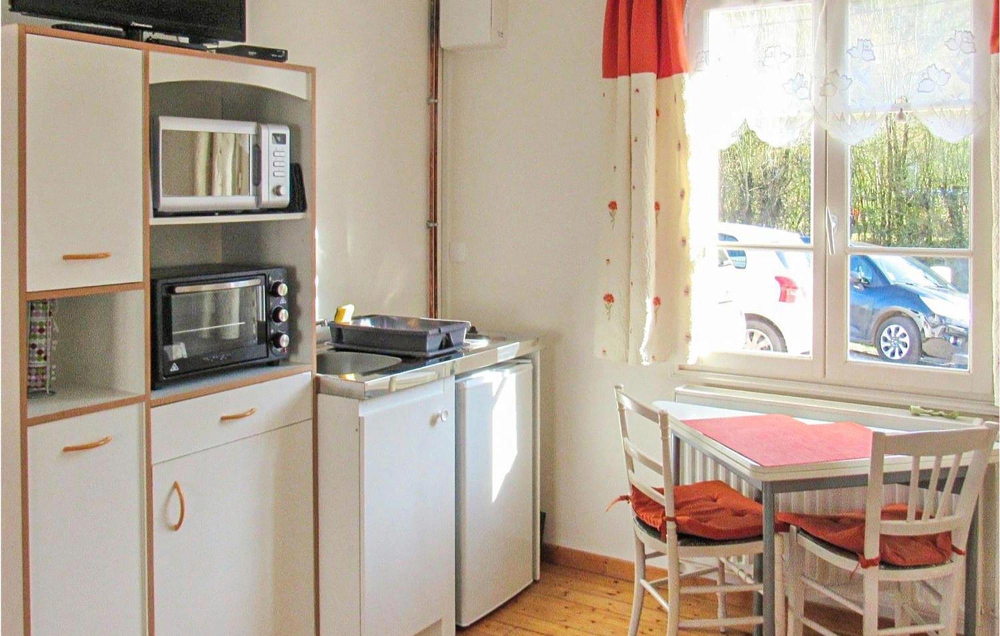 Gorgeous Apartment In Alette With Kitchenette Eksteriør billede